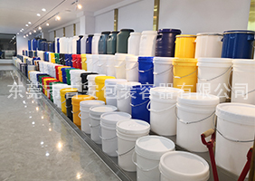 中国农村女B操吉安容器一楼涂料桶、机油桶展区